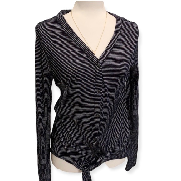 LOFT KNIT BUTTON UP TOP - Picture 2 of 15